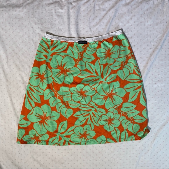 HEIDI BOTTOM GREEN AND RED/ORANGE FLORAL SKIRT - Picture 2 of 4